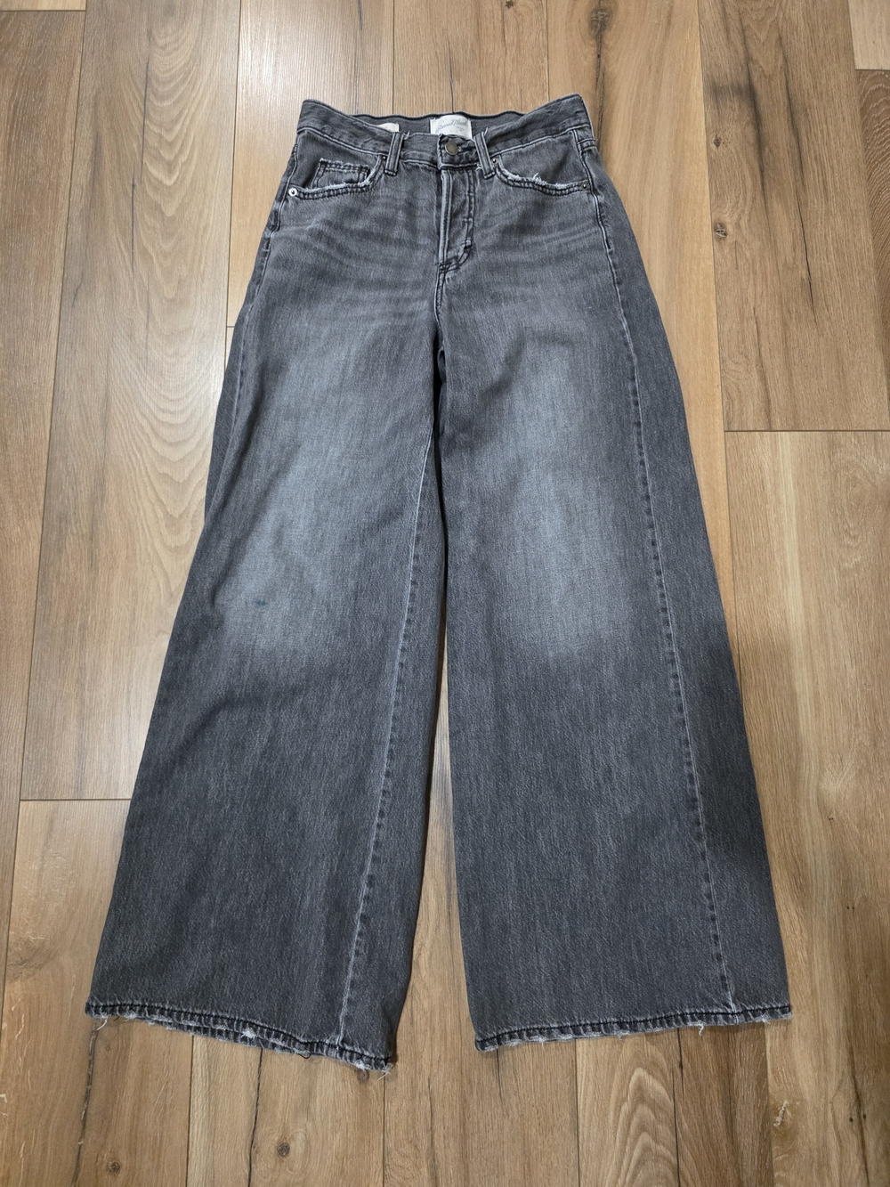 Universal Thread Wide Leg High-Rise Jeans